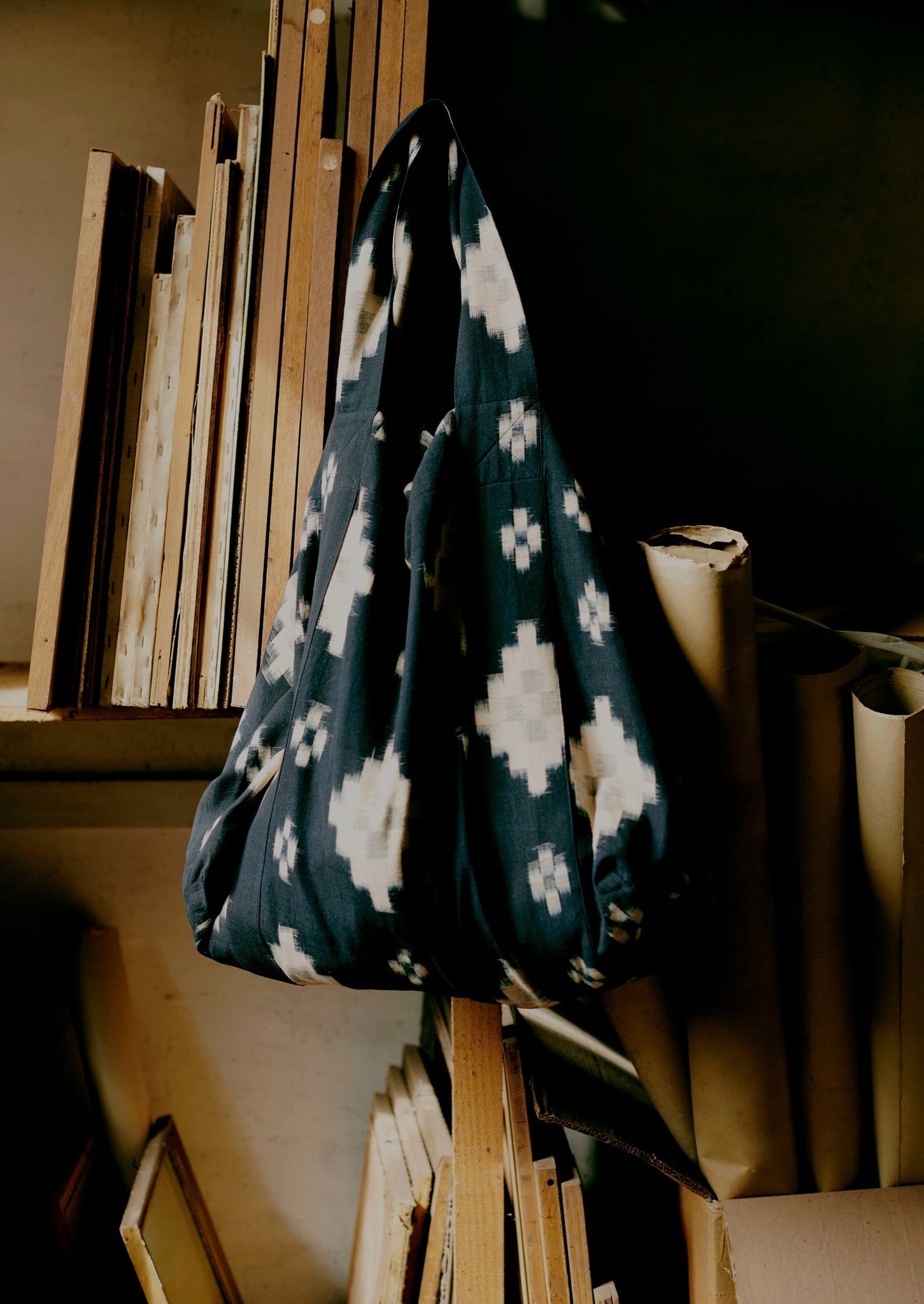 Fugue Ikat Bag | Midnight/Sand