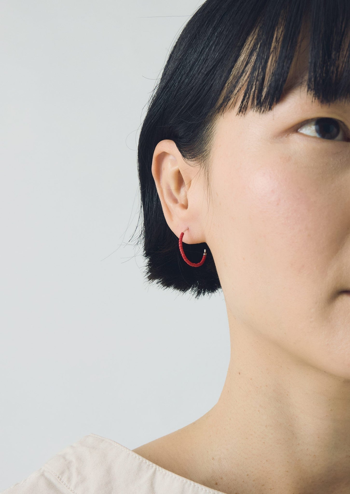 Helena Rohner Miyuki Glass Small Hoop Earrings | Tomato