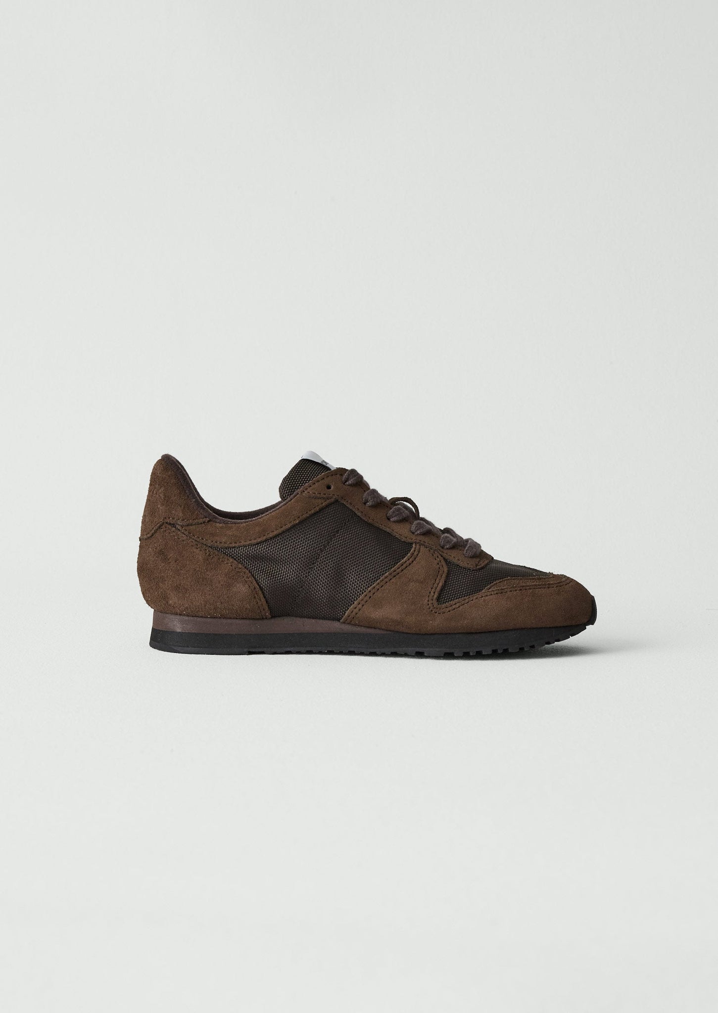 Novesta Marathon Trail Trainers | Bitter Chocolate