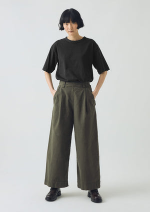 Cotton Canvas Pleat Front Trousers | Dark Olive
